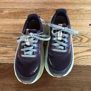 Women’s trail sneakers